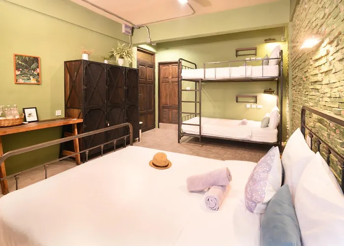Niras Bankoc Albergue *